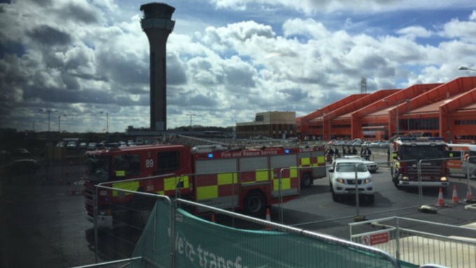 luton-airport-evacuated.jpg